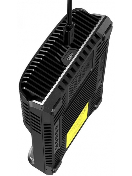универсальное зарядное устройство на 4 канала NiteCore UM4 